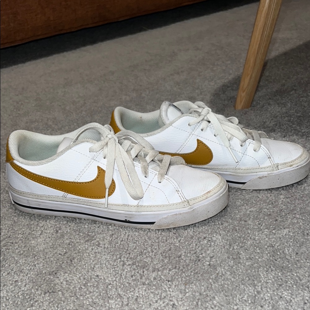 Nike White and Gold Casual Sneakers